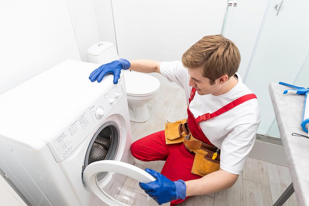 Professional washing machine repair service in Business Bay, Dubai - Washing machine technician Dubai
